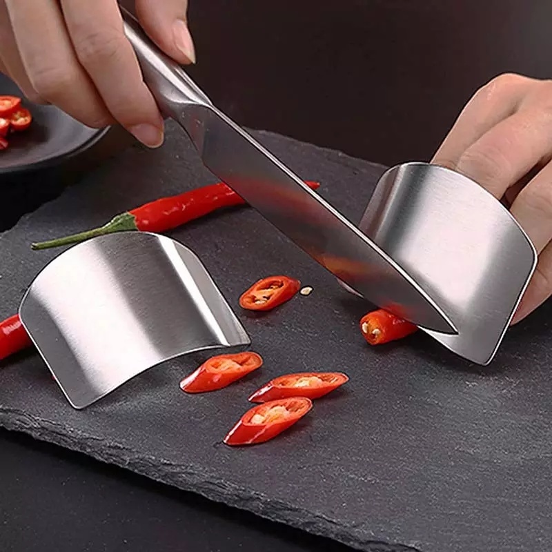 1 Dụng Cụ Bằng Thép Không Gỉ Bảo Vệ Ngón Tay Khi Cắt Thức Ăn