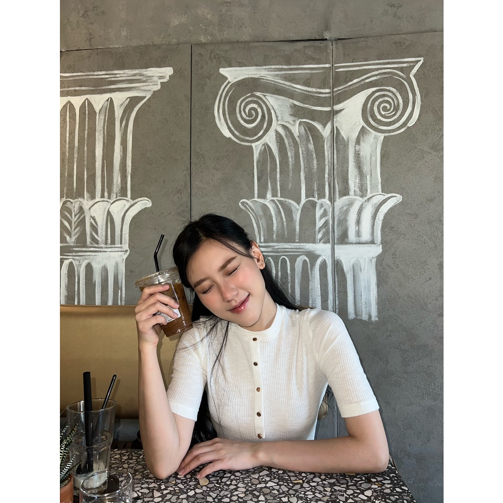 Áo thun cổ tròn đính nút tay lỡ - EDINI - A1394