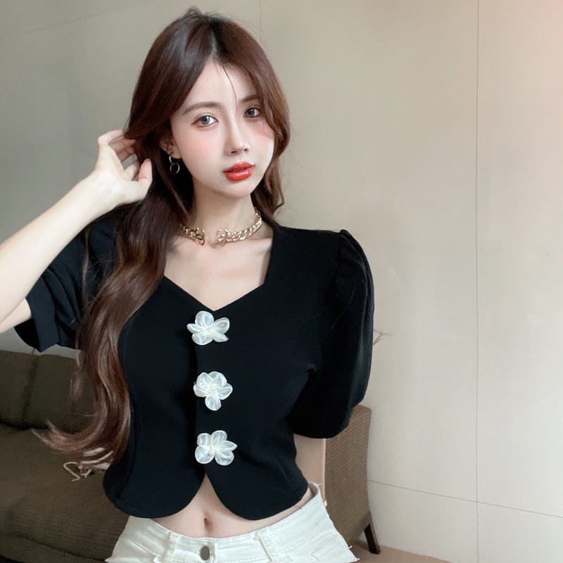 Áo Thun Nữ Ngắn Tay Cổ Tròn Đính Hoa Thời Trang