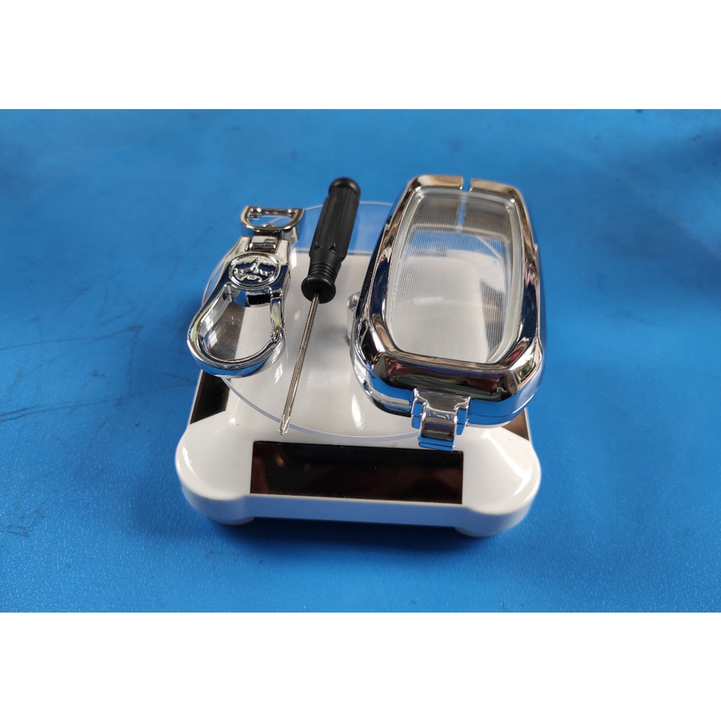 Ốp chìa khóa xe Toyota Fortuner, Hilux , Camry 2013+ hợp kim nhôm .Có lớp silcon bảo vệ chống nước