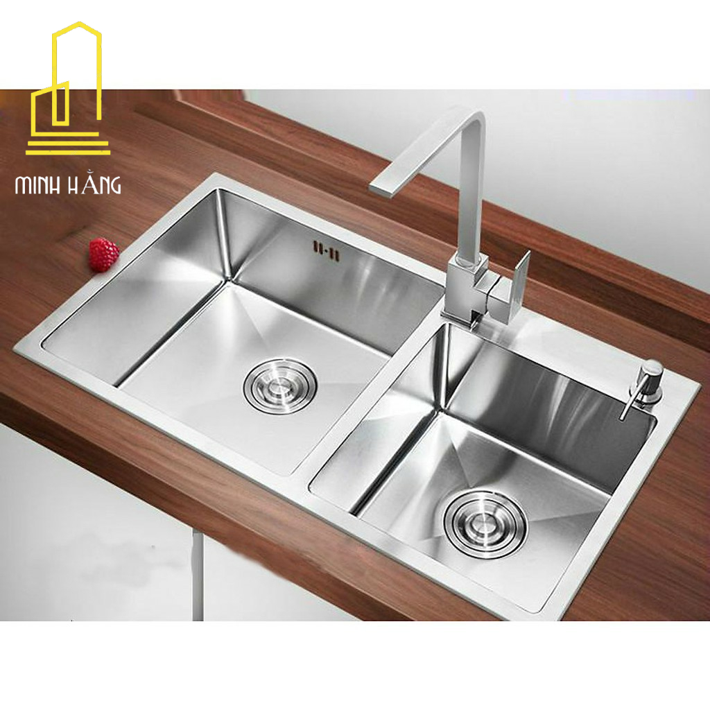 Chậu rửa bát đúc Inox 304 cao cấp hai hố 8245+ Vòi vuông  INOX SUS304 nóng lạnh