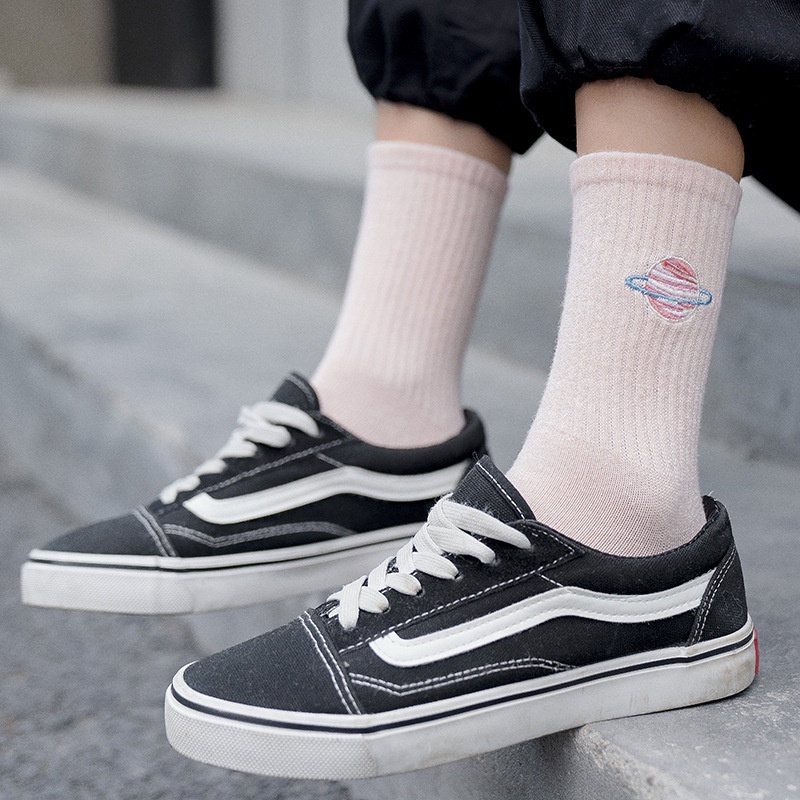 Vớ WAFNHA D118 vải cotton ống cao vừa thêu hình hành tinh thời trang cho nữ