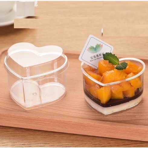 Hộp nhựa trái tim đựng bánh mousse tiramisu kem rau câu pannacotta