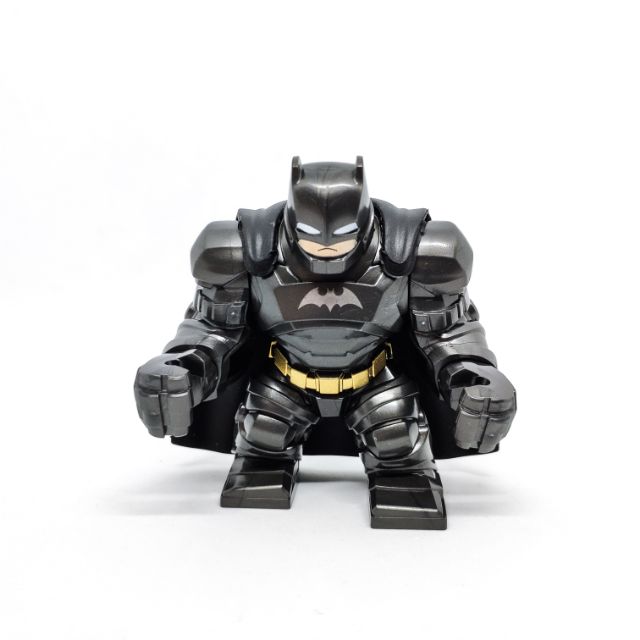 Mô hình Batman Armored Bathero