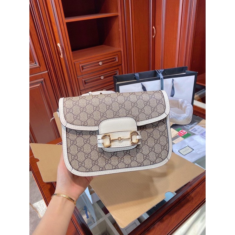 Túi xách Gc Hồ Ngọc Hà màu Trắng Box Nam Châm chuẩn như mua ở store