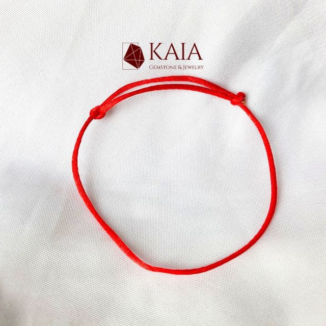 KAIA - Vòng tay handmade dây chỉ đỏ may mắn