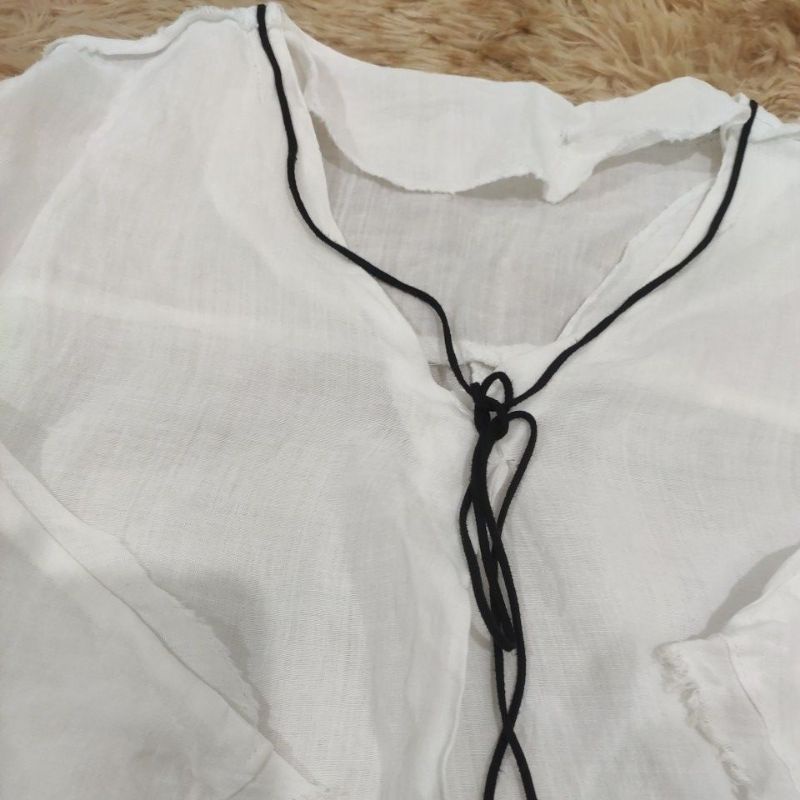 Áo thô linen trắng kiểu dây nơ
