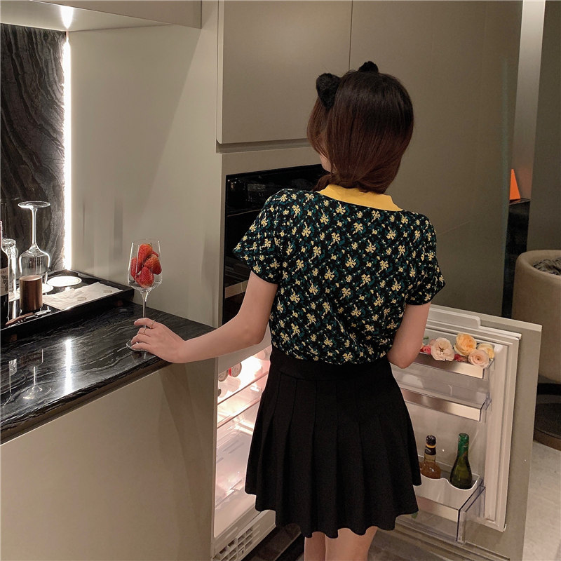 Áo nữ dệt kim tay ngắn họa tiết hoa xinh xắn phong cách retro