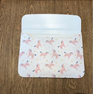 Bao da macbook ngựa hồng