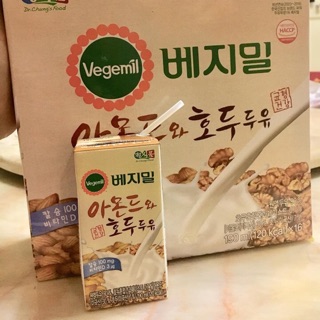 Sữa hạt óc chó hạnh nhân
