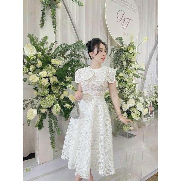 ĐẦM MIDI TRẮNG CỔ REN TO HOA NỔI GẮN NƠ