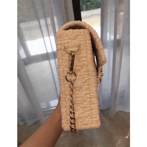 Gift vip chanel vải tweed cứng trắng