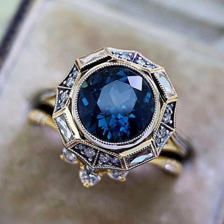 Nhẫn Đính Hôn Mạ Vàng 18K Đính Đá Xanh Lam Sang Trọng