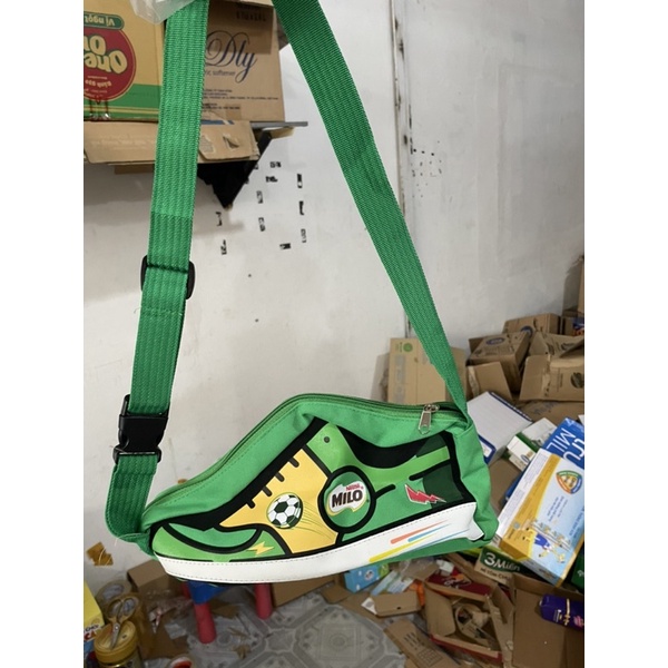 túi đeo chép milo- Hình chiếc dày