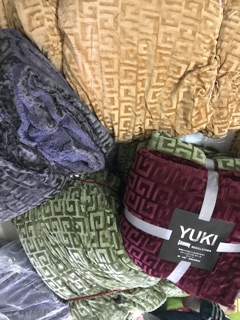 Chăn lông cừu chữ vạn hàng đẹp