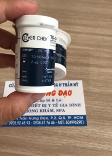 Que thử đường huyết Clever Chek (Lọ 25 que - date mới)
