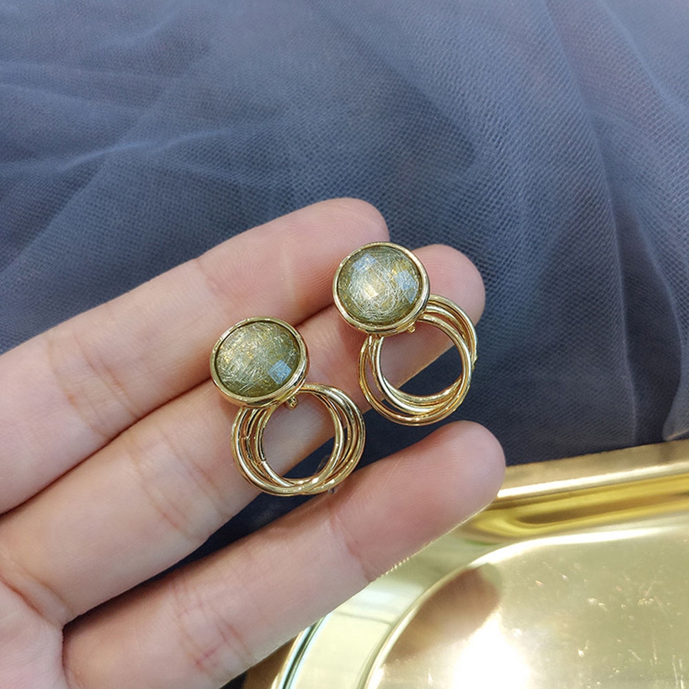 Đôi khuyên tai dáng tròn phong cách Hàn Quốc thời trang