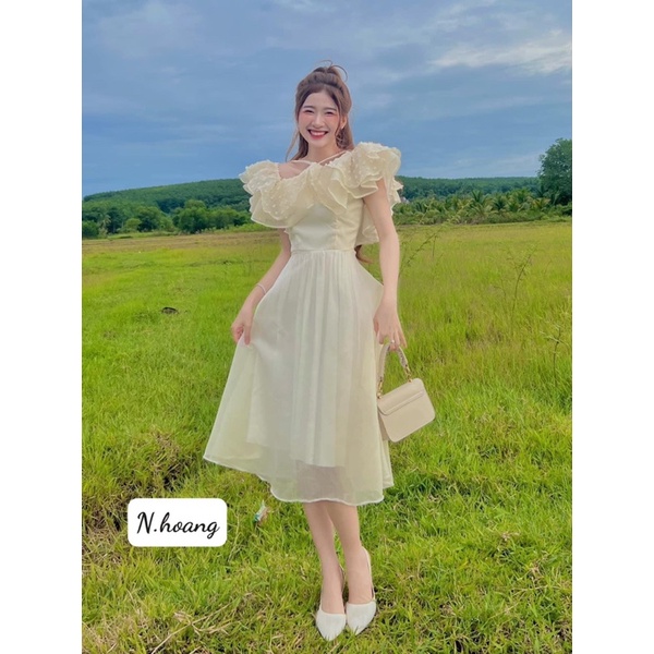 Váy voan be bệt vai