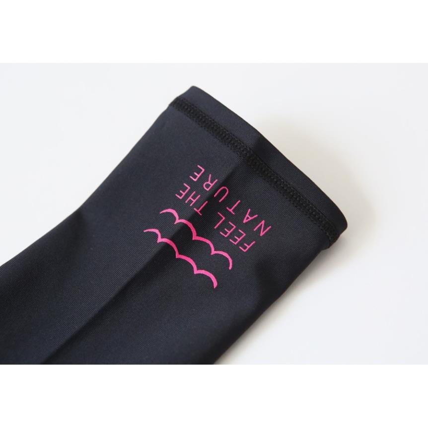 Có sẵn lẻ áo bơi nữ dài tay đen chữ đỏ FEEL THE NATURE new | BigBuy360 - bigbuy360.vn