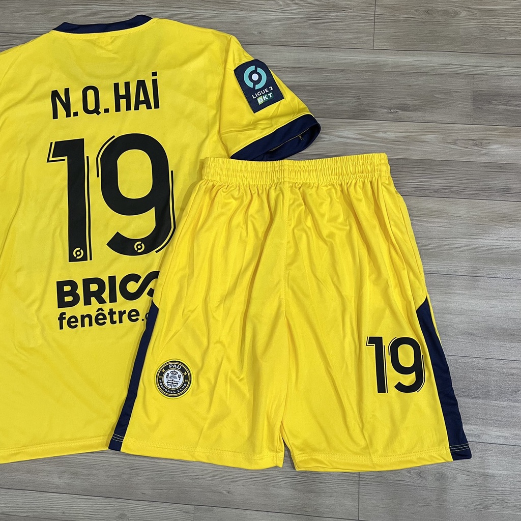 Bộ quần áo bóng đá PauFC vàng in tên Quang Hải JP