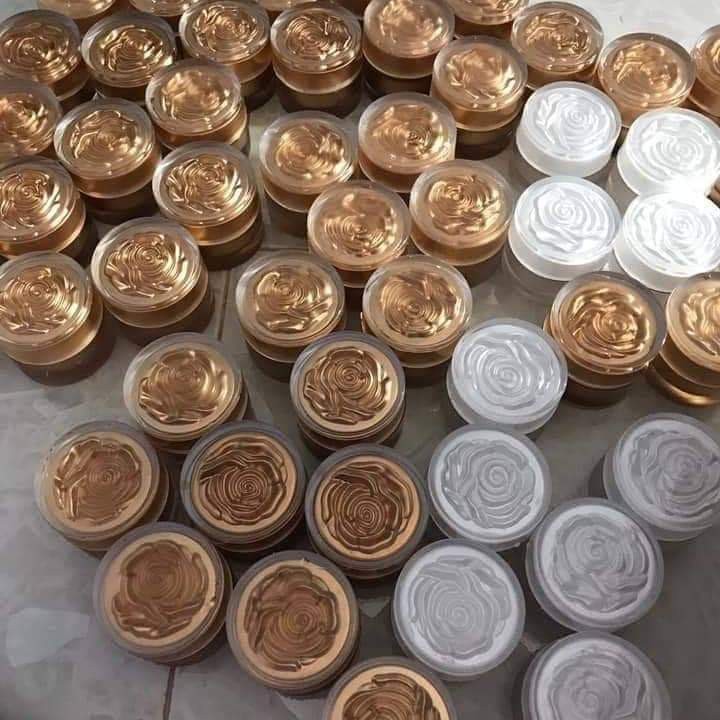 Gia công 10 kem đen tái tạo 68 vị hủ hoa hồng, chuyên tri mụn, nám, tàn nhang, sẹo rỗ hủ hoa hồng 20g