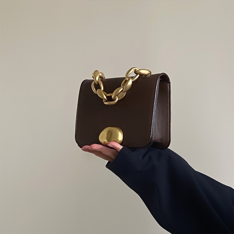 Túi vuông phong cách retro  trẻ trung cho nữ