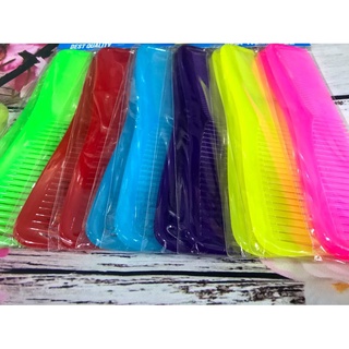 1 vỉ = 20 chiếc lược chải tóc trong có cán