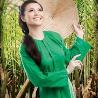 Áo bà ba biểu diễn