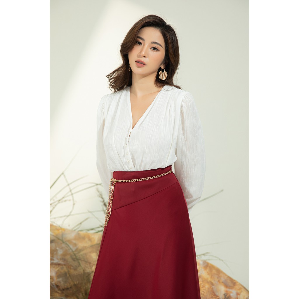 Áo sơ mi croptop cổ tim nữ IVY moda MS 17C5848