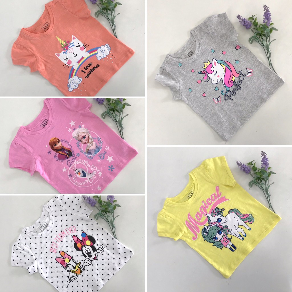 Áo bé gái in hình Gap có size từ 1-7 tuổi.