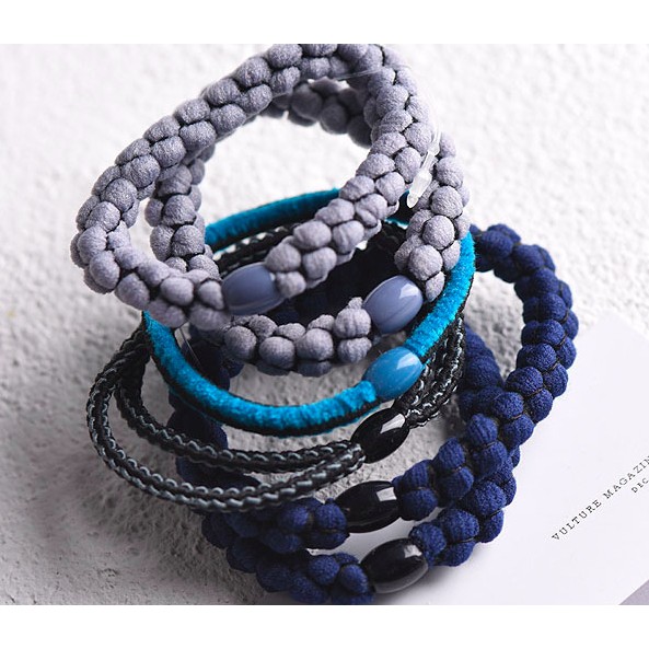 Combo 20 cột tóc đủ mẫu đủ màu ngẫu nhiên. Giá chỉ 55k/20 cái. Hàng luôn có sẵn rất đẹp.