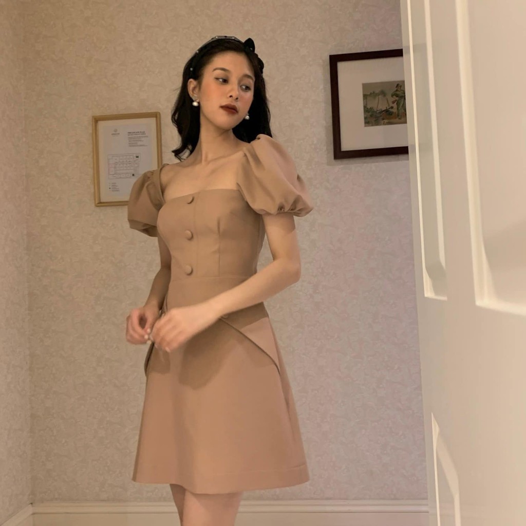 [HÀNG THIẾT KẾ CAO CẤP] Helen Dress - Đầm Nữ Cách Điệu Dáng Xòe Tay Phồng Cổ Vuông Màu Be | BigBuy360 - bigbuy360.vn