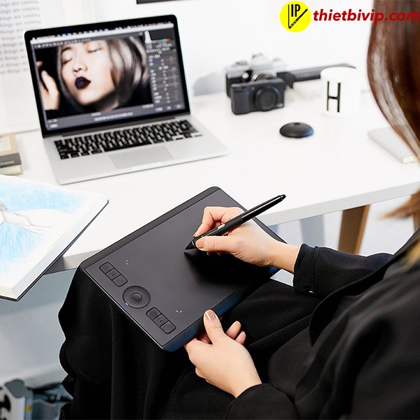 Bảng vẽ đồ họa Wacom Intuos Pro PTH-460, PTH-660, PTH-860 - Hàng Chính Hãng