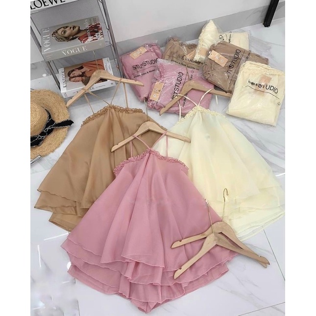 SET/BỘ ÁO CỔ YẾM TƠ 2 TẦNG CHẠY BÈO VIỀN NGỰC MIX QUẦN SOOC TƠ HAI LỚP CÙNG MÀU HOT HIT