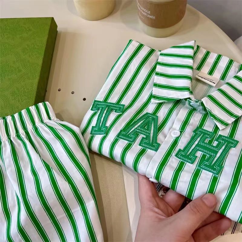 Set Áo Thun Ngắn Tay Cổ Tròn + Quần Short Thời Trang Hè Phong Cách Mới Cho Bé Trai/Bé Gái