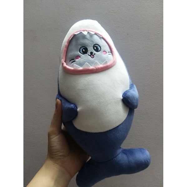 Gấu bông cá mập