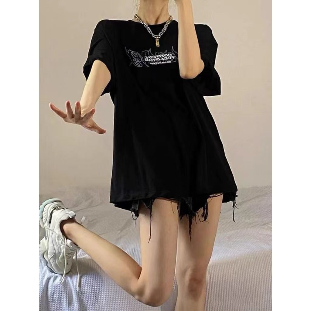 Áo Thun Nữ Ngắn Tay Màu Đen In Hình Thời Trang