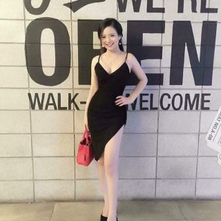 Đầm body 2 dây xẻ đùi
