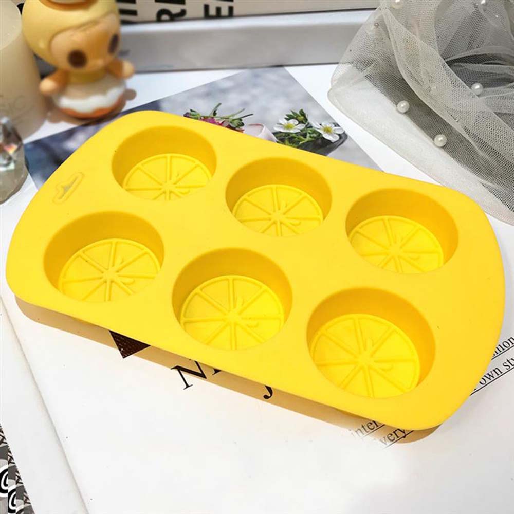 Khuôn Silicon Làm Bánh Tạo Hình Quả Dâu Tây / Dứa / Trái Cây Dễ Thương