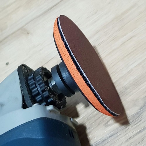 Bộ Đế Phớt Mài Nhựa 12.5cm Với 5 Miếng Giấy Nhám Tròn 12.5cm Dùng Gắn Máy Cầm Tay Chuyên Đánh Bóng Đánh Gỉ