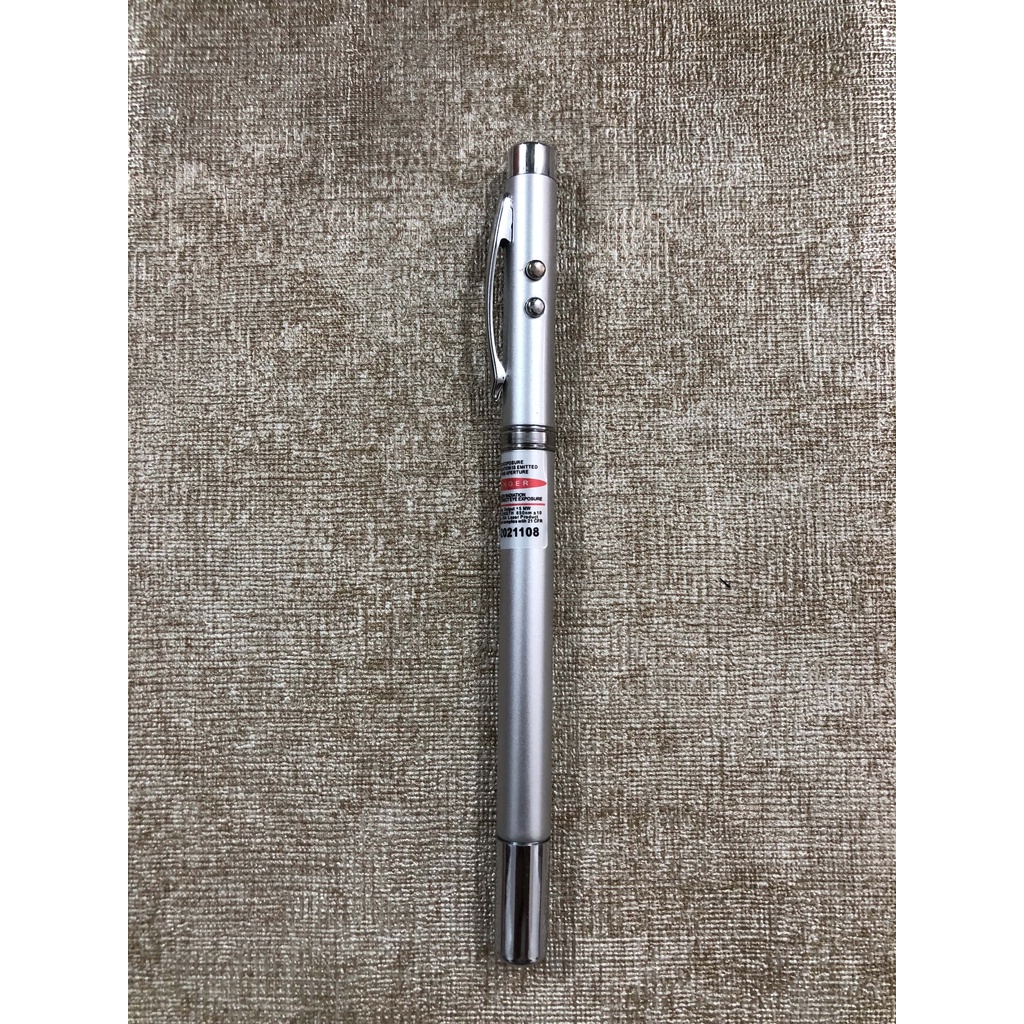 Bút Chỉ máy chiếu ĐA NĂNG Slide 3 trong 1- Chỉ laser, Đèn Pin,Thước.Ánh sáng rõ nét tiện dụng ,sử dụng pin cúc