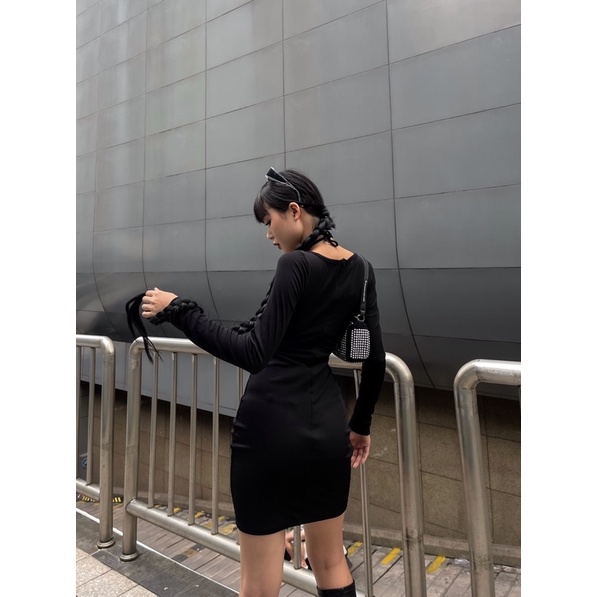 Đầm cột cổ ngắn