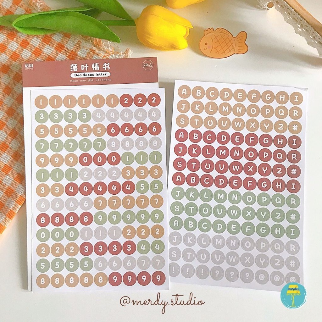 Set 2 tấm sticker số và chữ cái chấm tròn nhiều màu sắc