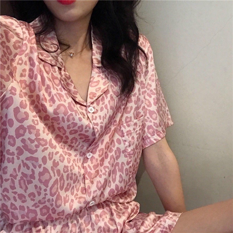 Bộ  ngủ pijama nữ ngắn tay hoạ tiết báo phong cách Hàn Quốc sang trọng