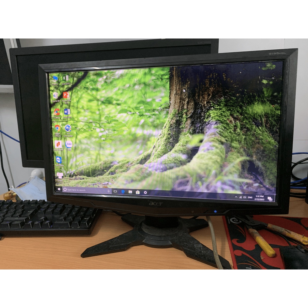 Màn hình vi tính PC để bàn kích thước 19inch ngoại hình đẹp, sử dụng tốt