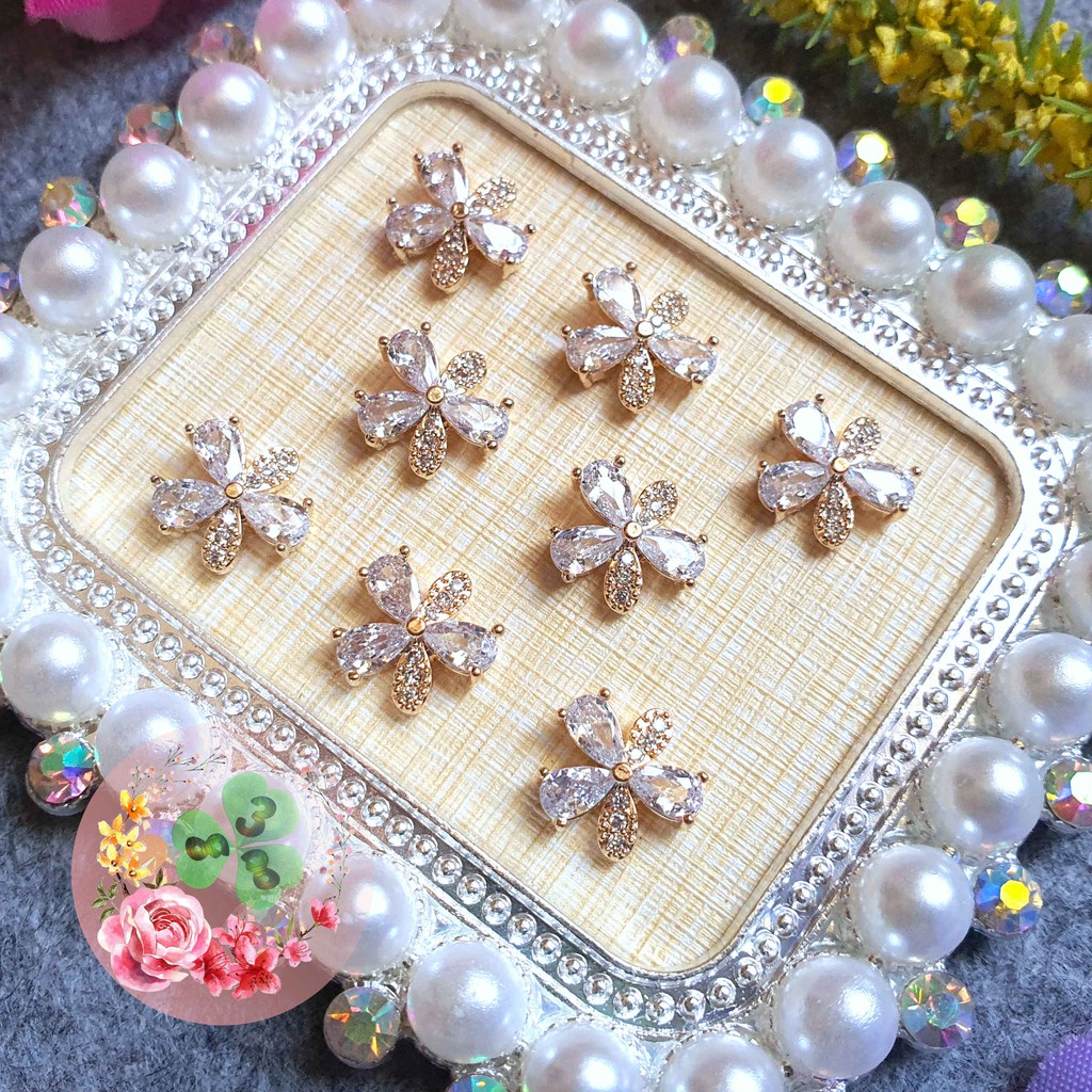 Mã SR050 . Charm kim loại dòng cao cấp đính đá trang trí móng siêu xinh.