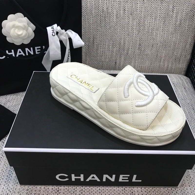 Dép thời trang nữ da thật Chanel = CN or Channel or Chanel với thiết kế thêu dấu C chữ kép siêu xinh