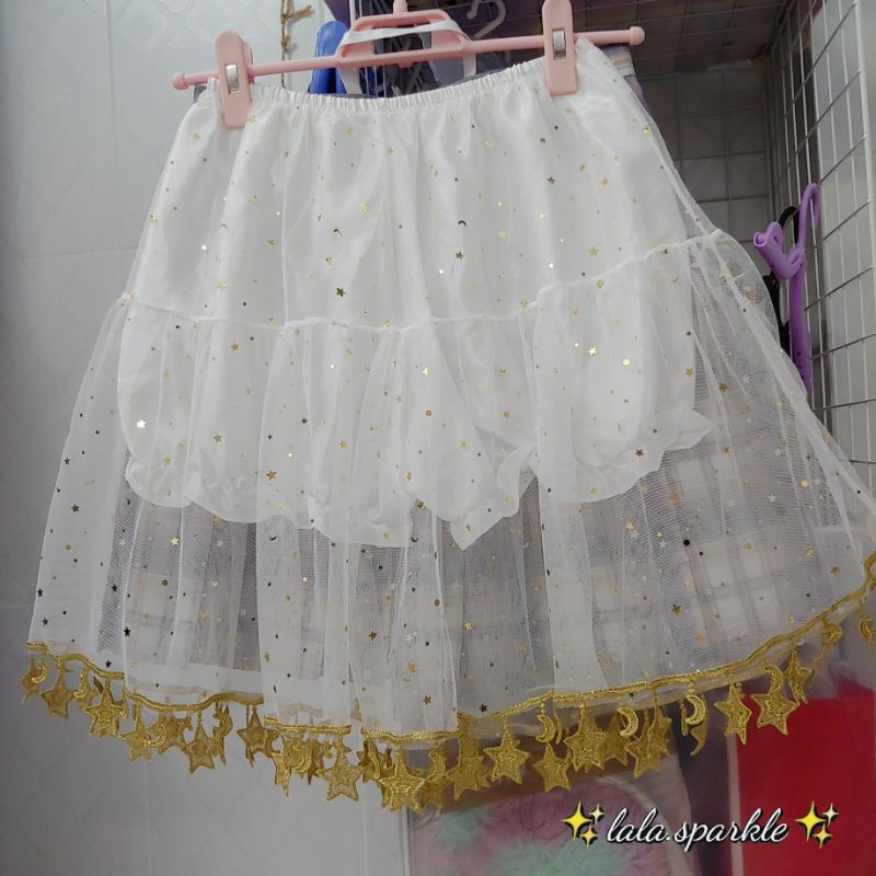 Tùng ngôi sao JK màu vàng