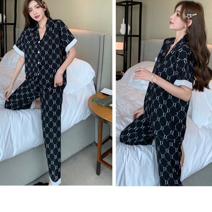 Pijama- Đồ Bộ Ngủ Áo Ngắn Quần Dài Vải Lụa Họa Tiết Chữ D Đen Trắng CDLP05