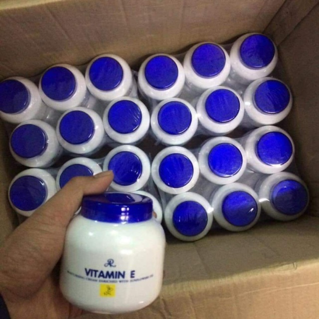 Kem vitamin E dưỡng ẩm